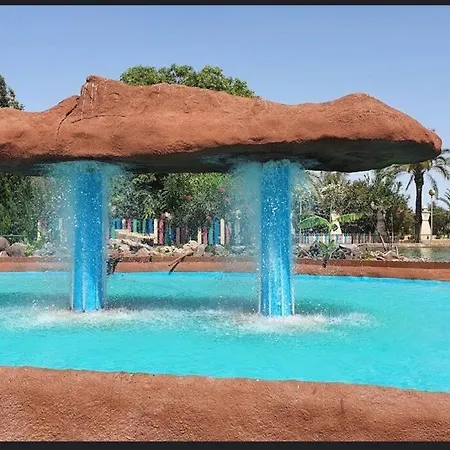 Casa Di Mateo With Garden View And Swimming Pool Lejlighed